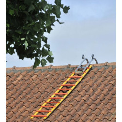 ECHELLE DE TOIT EN BOIS